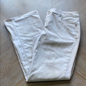 CHICO’S Platinum Denim Ultimate Fit Flare Jeans 8